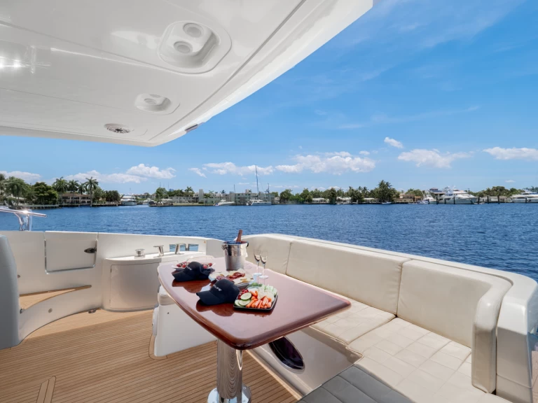 Luxury Yacht to hire Fort Lauderdale at the best price