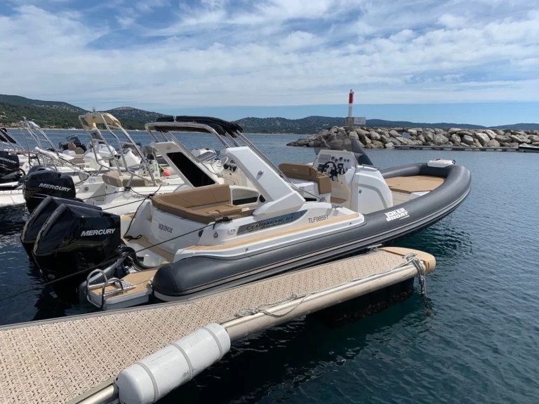 RIB hire in Cavalaire-sur-Mer - Joker Boat Clubman 30