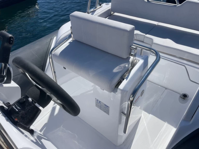 Hire a Joker Boat Coaster 580 Cavalaire-sur-Mer
