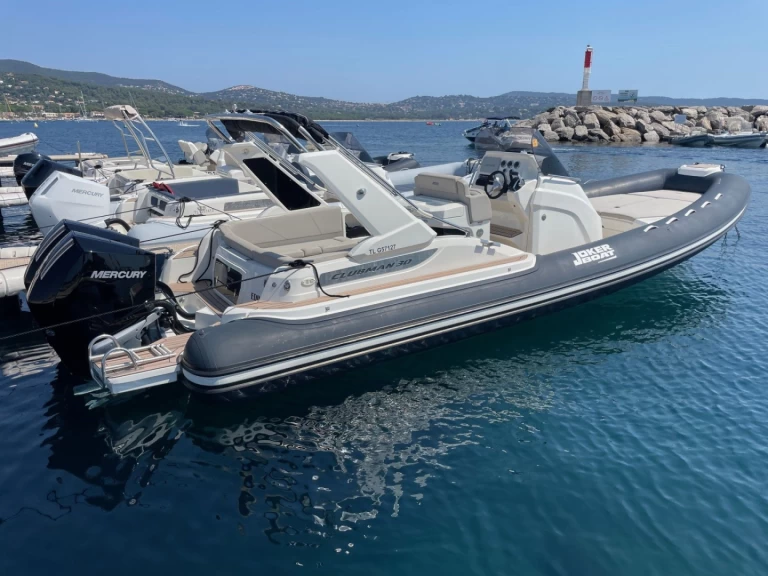 Charter a Joker Boat Clubman 30 in Cavalaire-sur-Mer on Samboat
