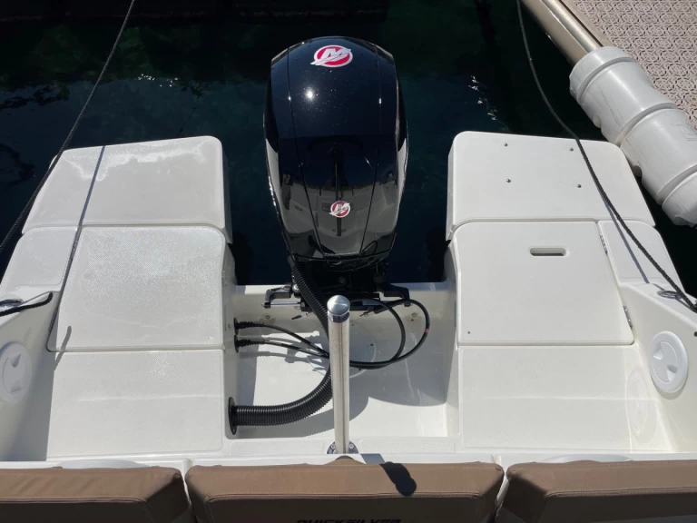 Motorboat hire in Cavalaire-sur-Mer - Quicksilver Quicksilver 675 Activ Open