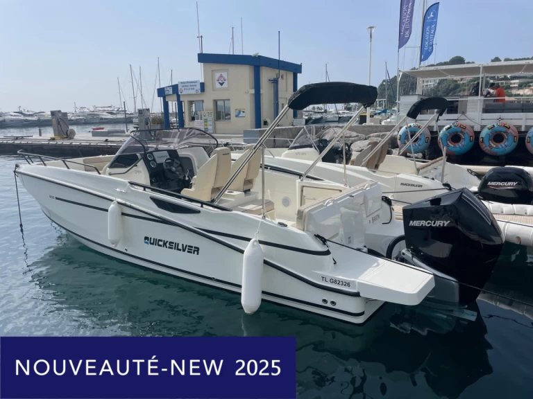 Yacht hire Cavalaire-sur-Mer cheap QUICKSILVER 805