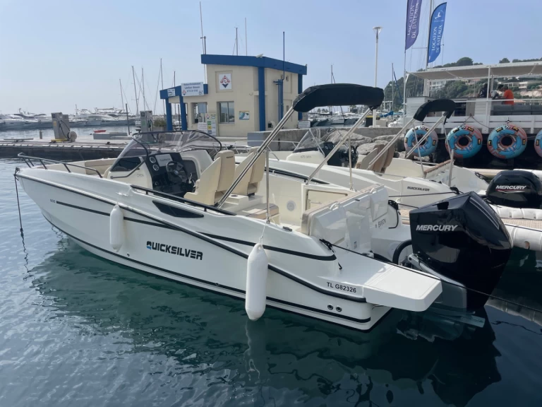Motorboat hire in Cavalaire-sur-Mer - Quicksilver QUICKSILVER 805