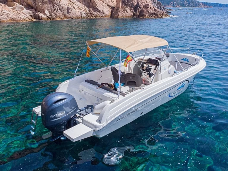 Charter a Pacific Craft Pacific Craft 670 Open in Combrit on Samboat