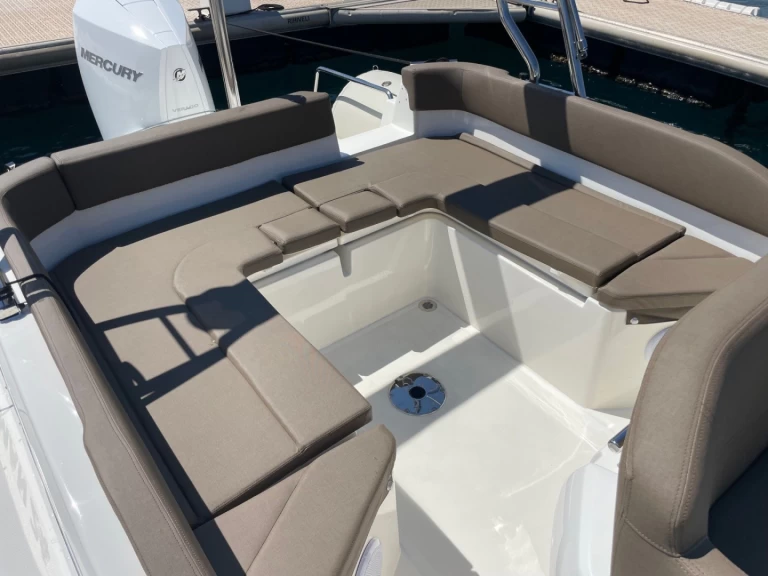 Yacht charter Cavalaire-sur-Mer - Joker Boat Clubman 24 on SamBoat