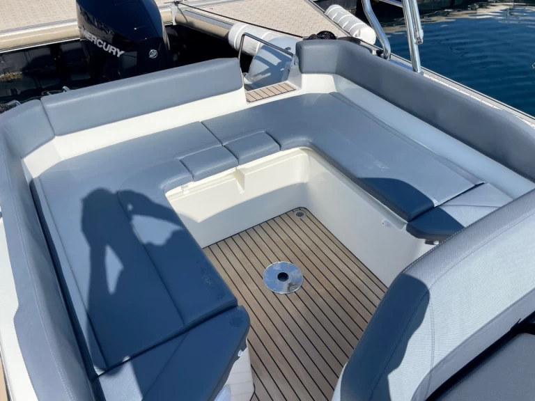 Hire a Joker Boat Clubman 24 Cavalaire-sur-Mer