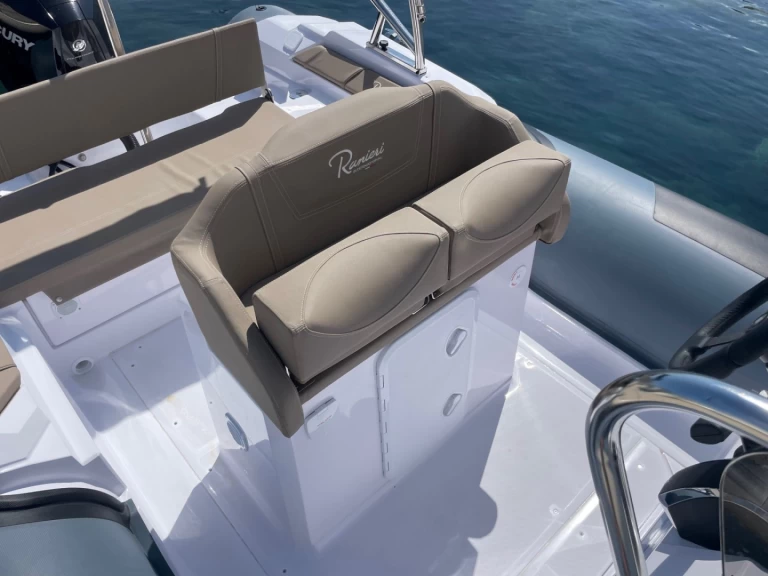 Yacht hire Cavalaire-sur-Mer cheap Cayman 23 Sport