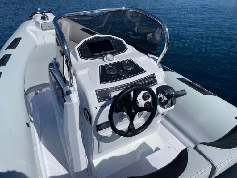Hire RIB with or without skipper Ranieri Cavalaire-sur-Mer