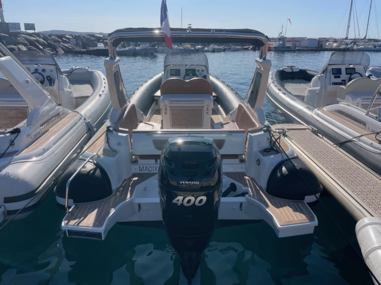 Yacht hire Cavalaire-sur-Mer cheap JOKER 28