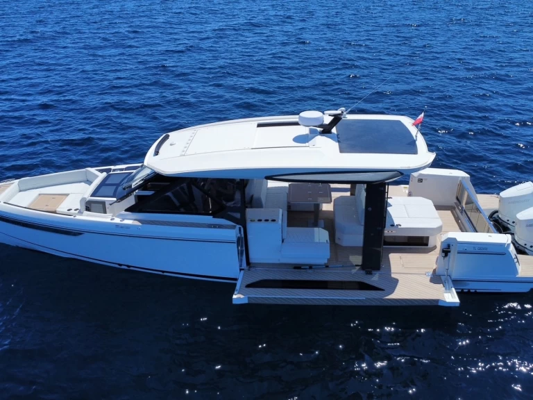 Hire Motorboat Saxdor with a boat licence