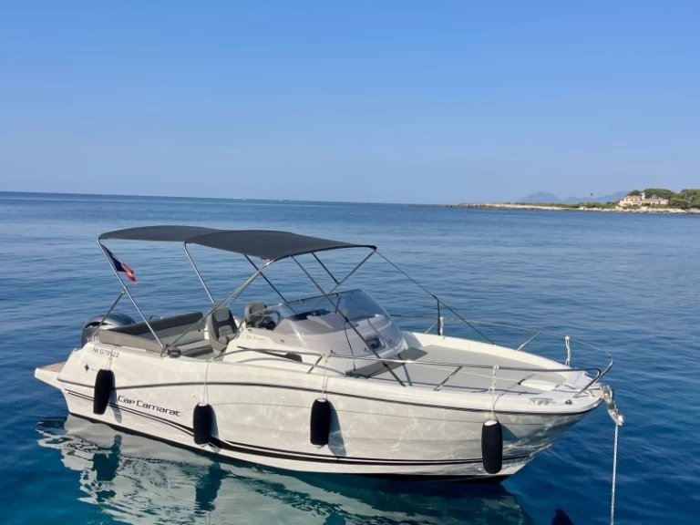 Yacht charter Antibes - Jeanneau Cap Camarat 6.5 WA Serie 3 on SamBoat