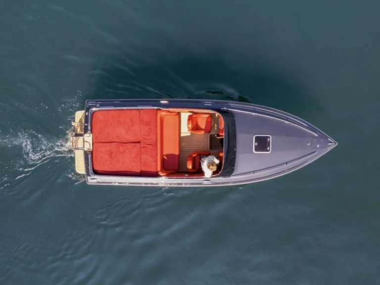 Hire Motorboat PRIMATIST By Bruno Abbate with a boat licence