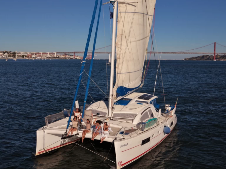 Yacht hire Alcântara cheap Catana 50