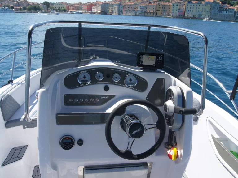 Yacht hire Rovinj cheap Bluline 21 Ft Open