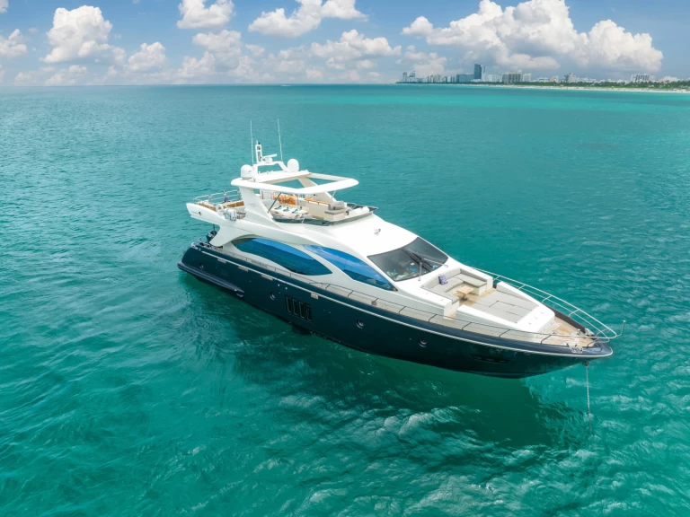 Luxury Yacht hire in Miami - Azimut 85 Flybridge