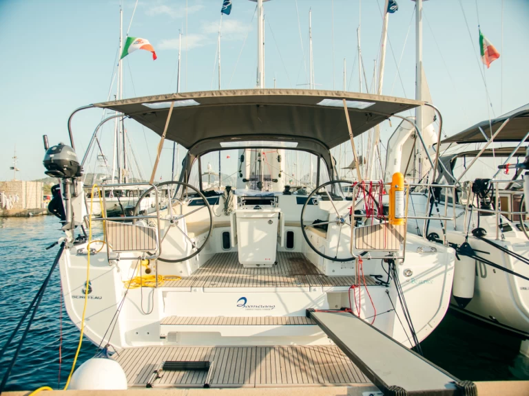 Hire Sailboat Bénéteau with a boat licence