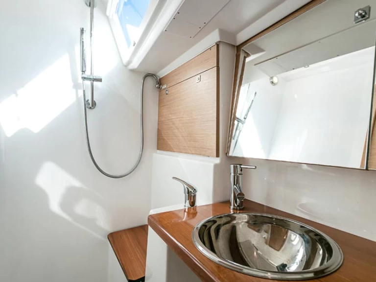 Hire Sailboat with or without skipper Dufour Olbia