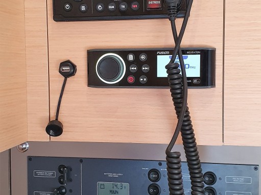 Charter a Bénéteau Oceanis 38 (3/2) in Olbia on Samboat