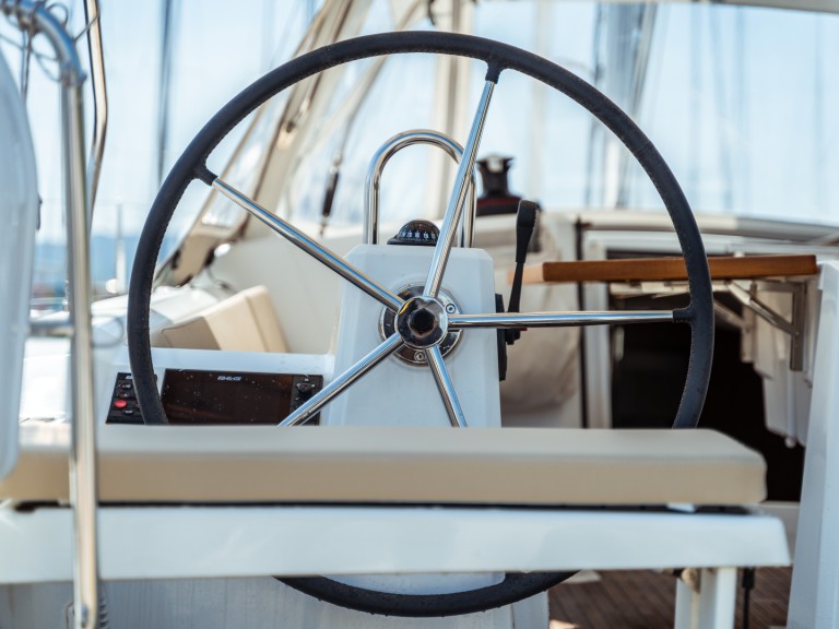 Hire Sailboat with or without skipper Bénéteau Olbia