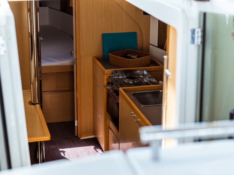 Hire a Bénéteau Oceanis 38 Olbia