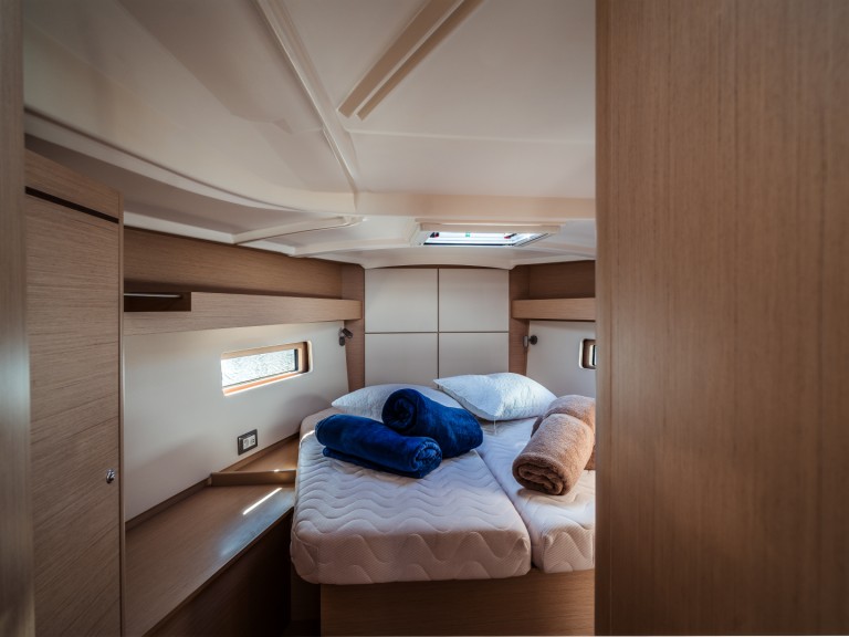 Yacht charter Olbia - Bénéteau Oceanis 40.1 on SamBoat