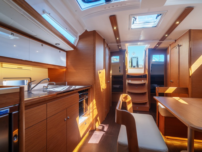 Sailboat to hire Olbia at the best price