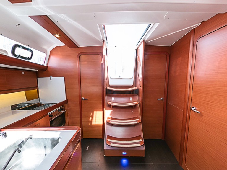 Charter a Dufour Dufour 412 Grand Large in Olbia on Samboat