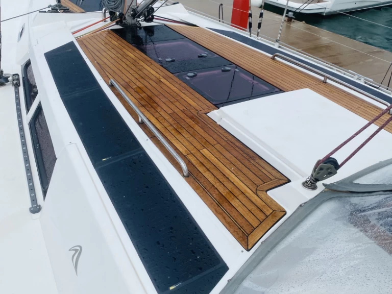 Yacht hire Pula cheap Hanse 430e