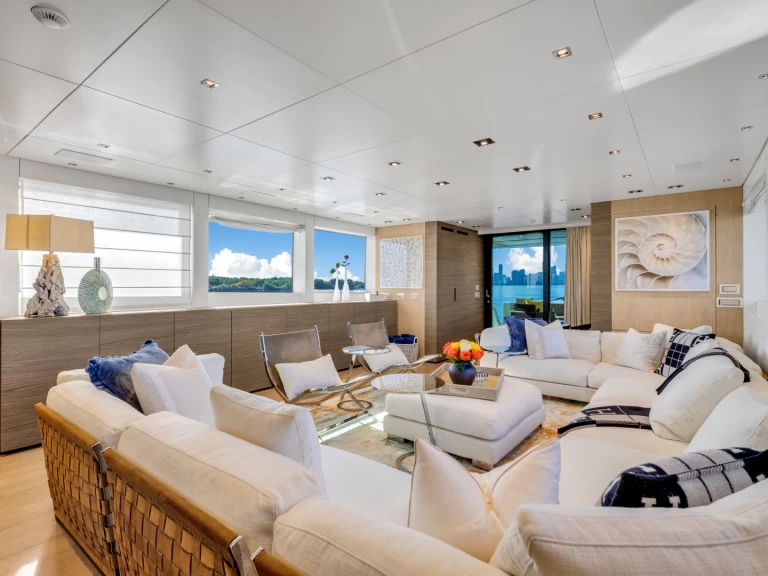 Luxury Yacht hire in Miami - San Lorenzo SL97