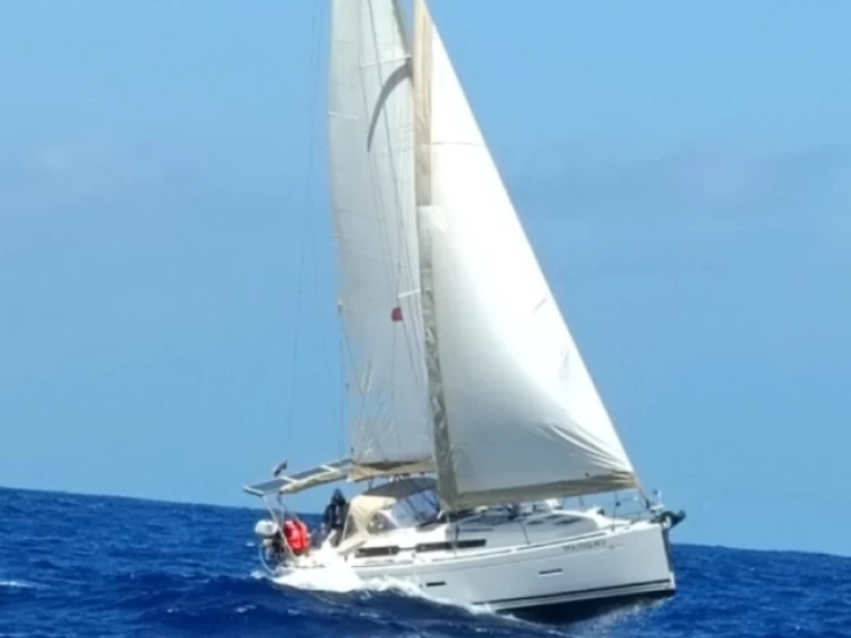 Sailboat to hire Tivat at the best price