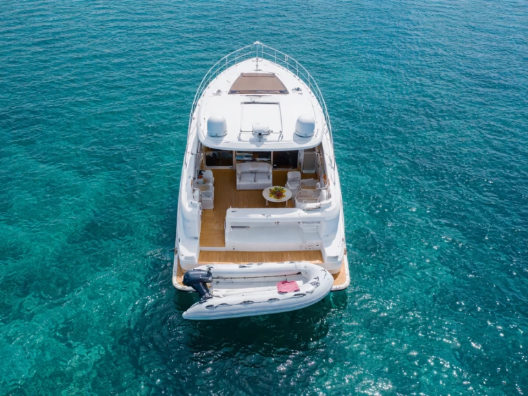 Yacht hire Coco Bay cheap 400 Express