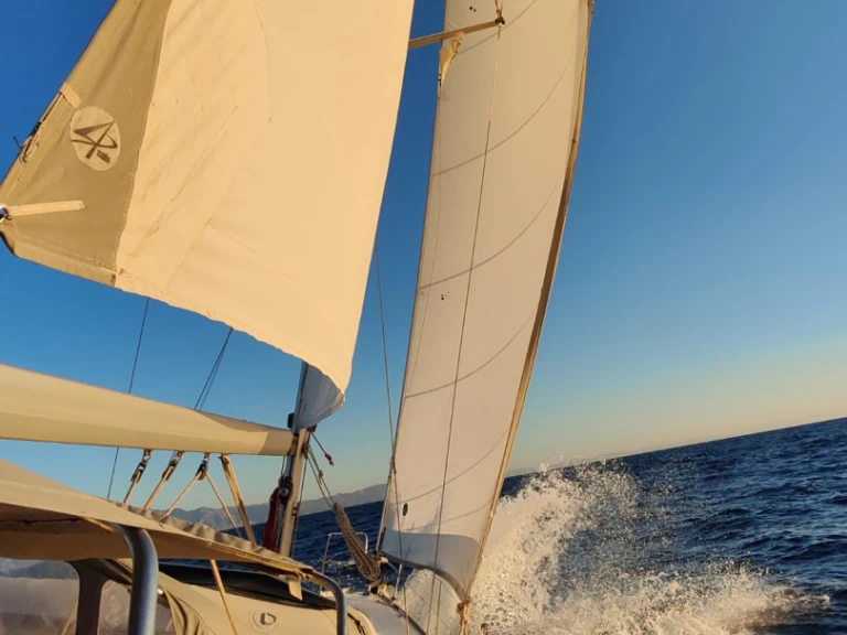 Hire Sailboat Bavaria with a boat licence