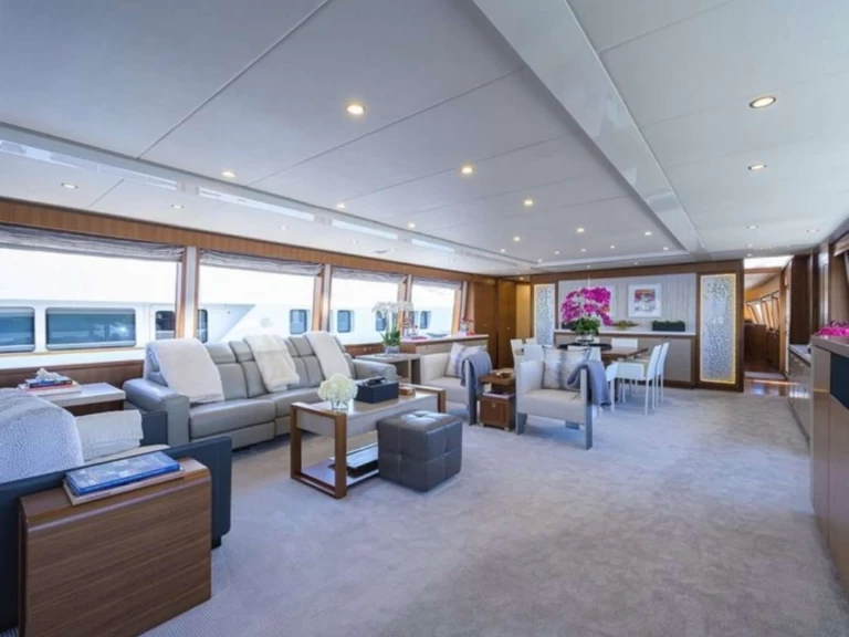 Charter a Hargrave RISK TAKER in Turks and Caicos Islands on Samboat