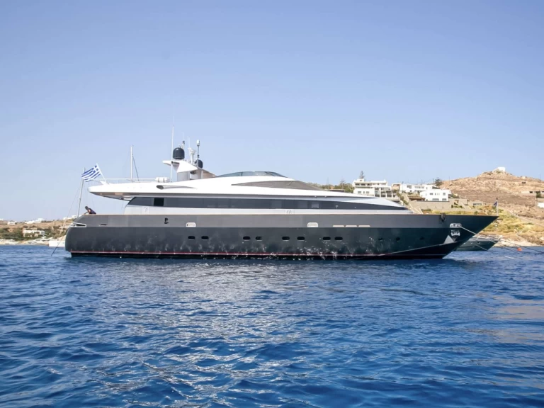 Hire Luxury Yacht with or without skipper Baglietto Salamis