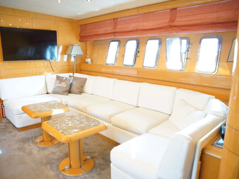 Hire Luxury Yacht with or without skipper Mangusta Miami Beach