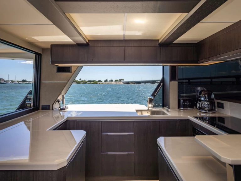 Luxury Yacht hire in Miami - Galeon Don't Tell MOM