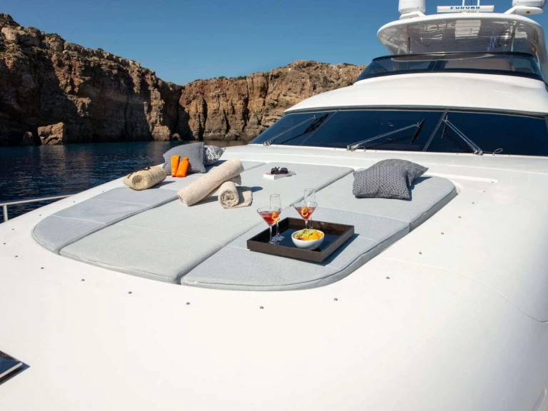 Luxury Yacht to hire Greece at the best price