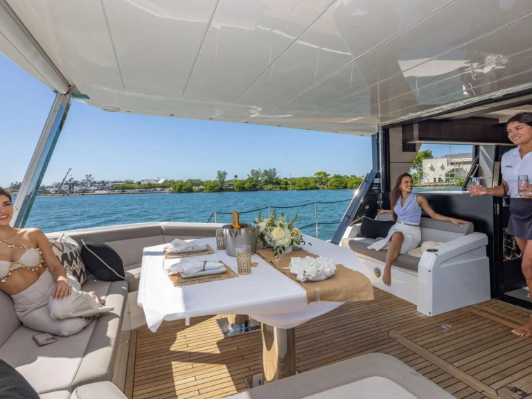 Hire Luxury Yacht with or without skipper Galeon Miami