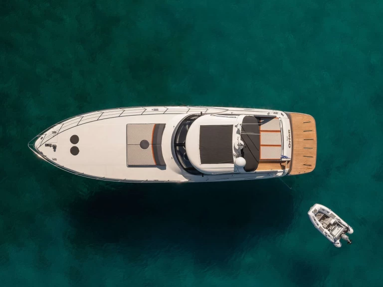 Luxury Yacht to hire Athens at the best price