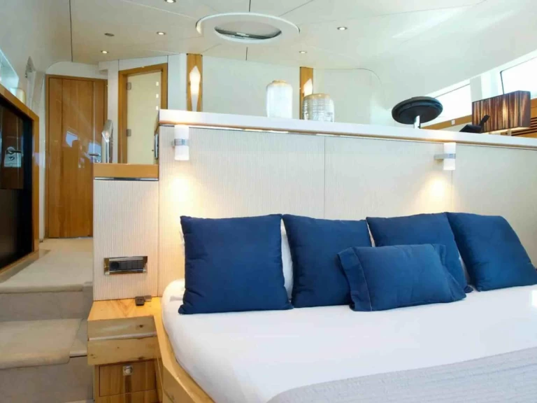 Charter a Sea Breeze One  Kaiserwerft in Saint-Tropez on Samboat