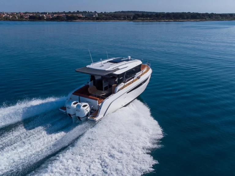 Motorboat hire in Pula - Kavi Yacht Kavi 9