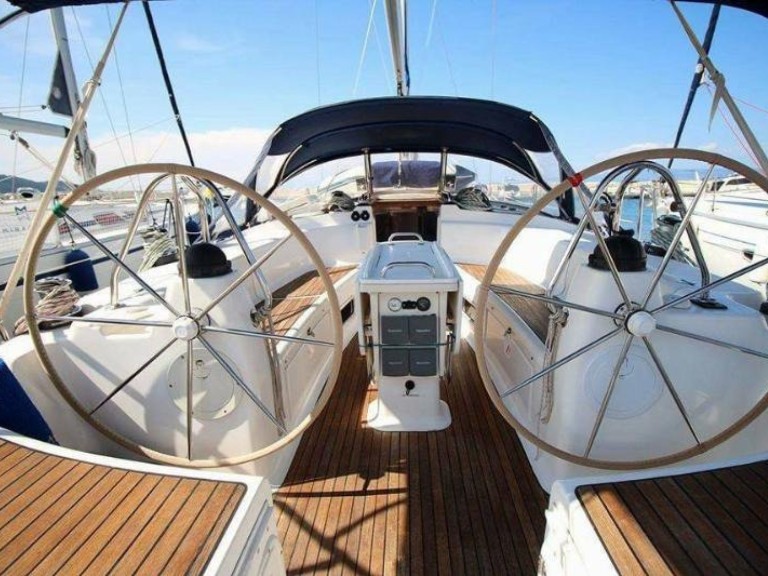 Hire Sailboat Bavaria with a boat licence