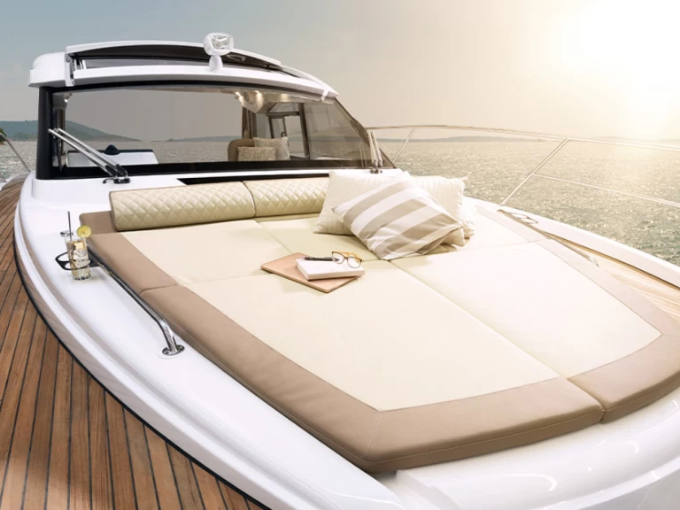 Hire a Bavaria Bavaria SR36HT Biograd na Moru