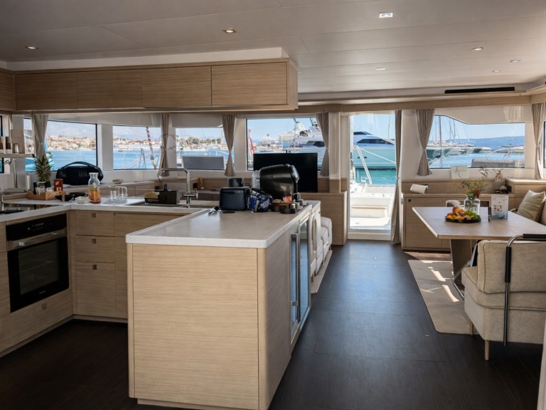 Yacht hire Kaštela cheap Lagoon 60