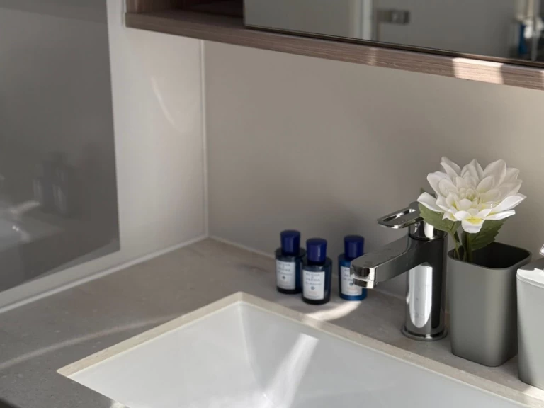 Charter a Lagoon Lagoon 60 in Kaštela on Samboat