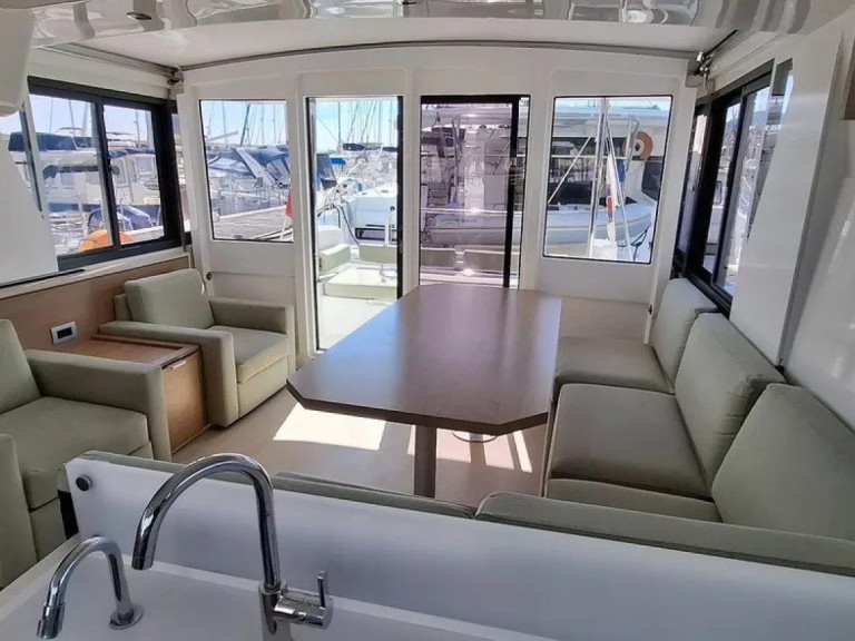 Yacht hire Bormes-les-Mimosas cheap Bali 4.2