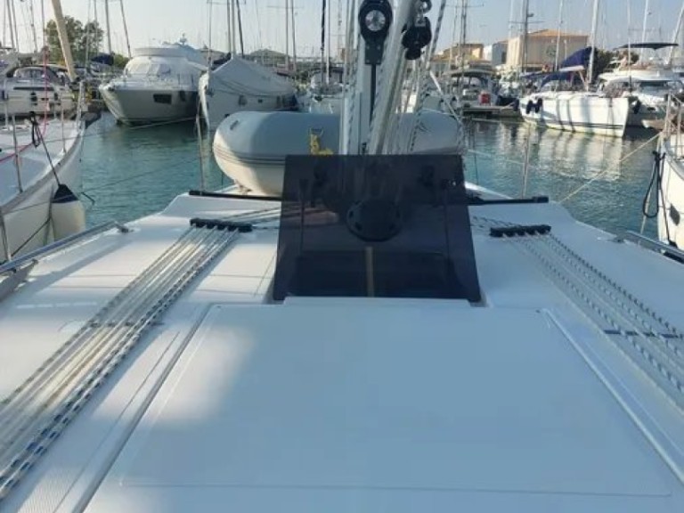 Hire a Bavaria Bavaria C42 Lefkáda