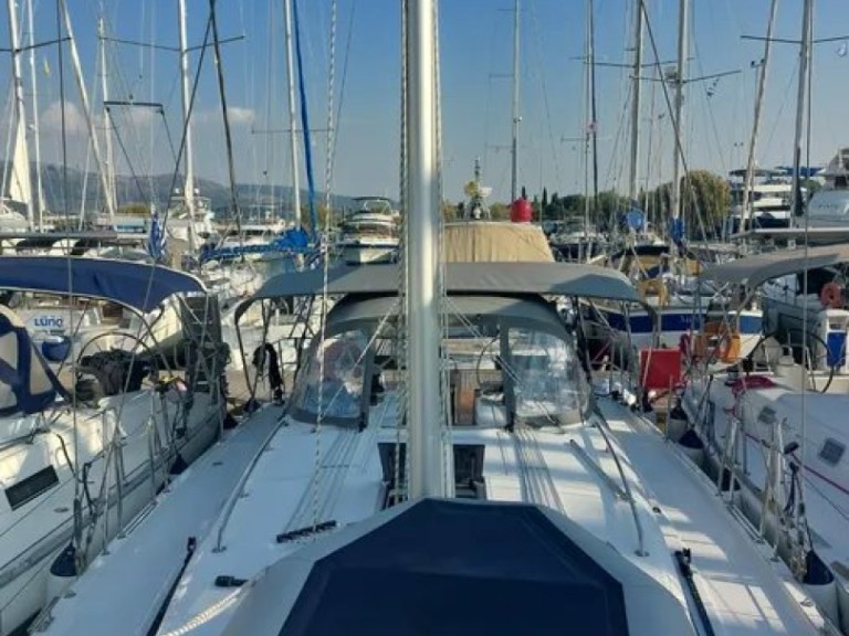 Sailboat hire in Lefkáda - Bavaria Bavaria C42