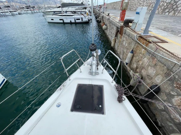 Hire a Bavaria Bavaria C45 Holiday Alimos