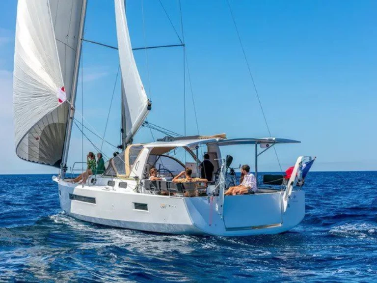 Hire Sailboat Jeanneau with a boat licence